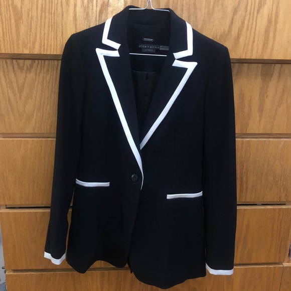 Alice + Olivia Jackets & Blazers - Alice & Olivia Classics Blazer